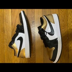 Air Jordan 1 Low Gold Toe